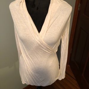 Cream colored pullover V-neck, Small